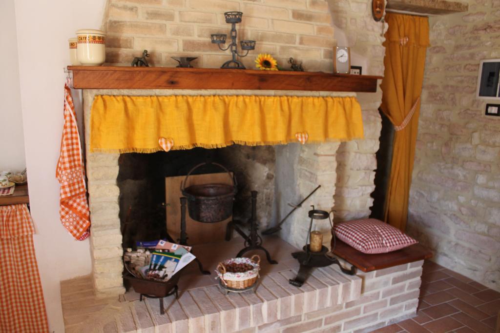 B&B Il Poggetto Serra Sant'Abbondio Exterior photo